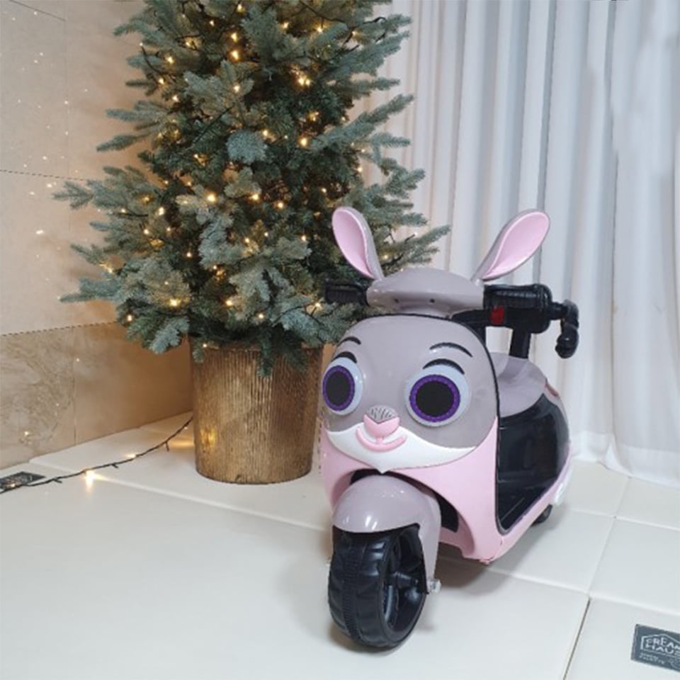 粉紅色一路延伸到椅墊