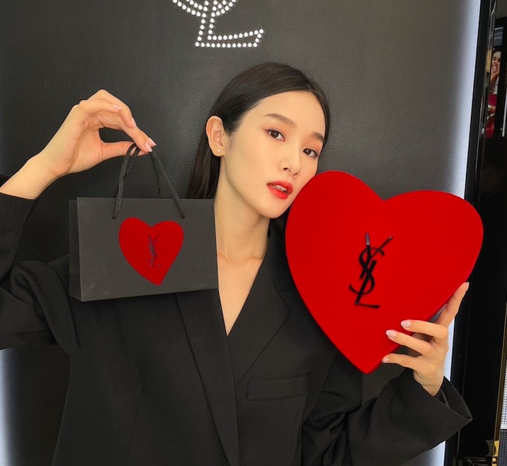 YSL 限量熾熱絨情禮盒包裝