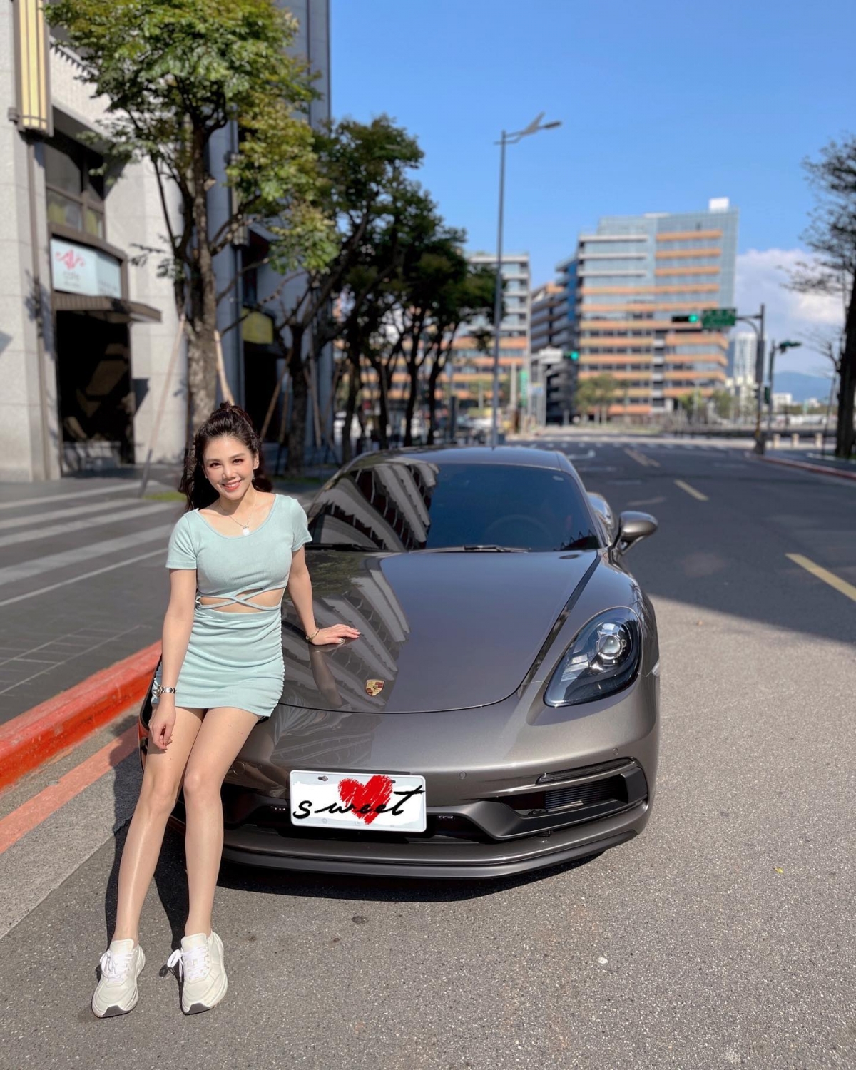 楊晨熙副業經營的有聲有色