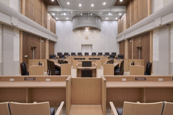 整體環境配色以木質調為主，「和平白大理石」點綴，高級感十足。