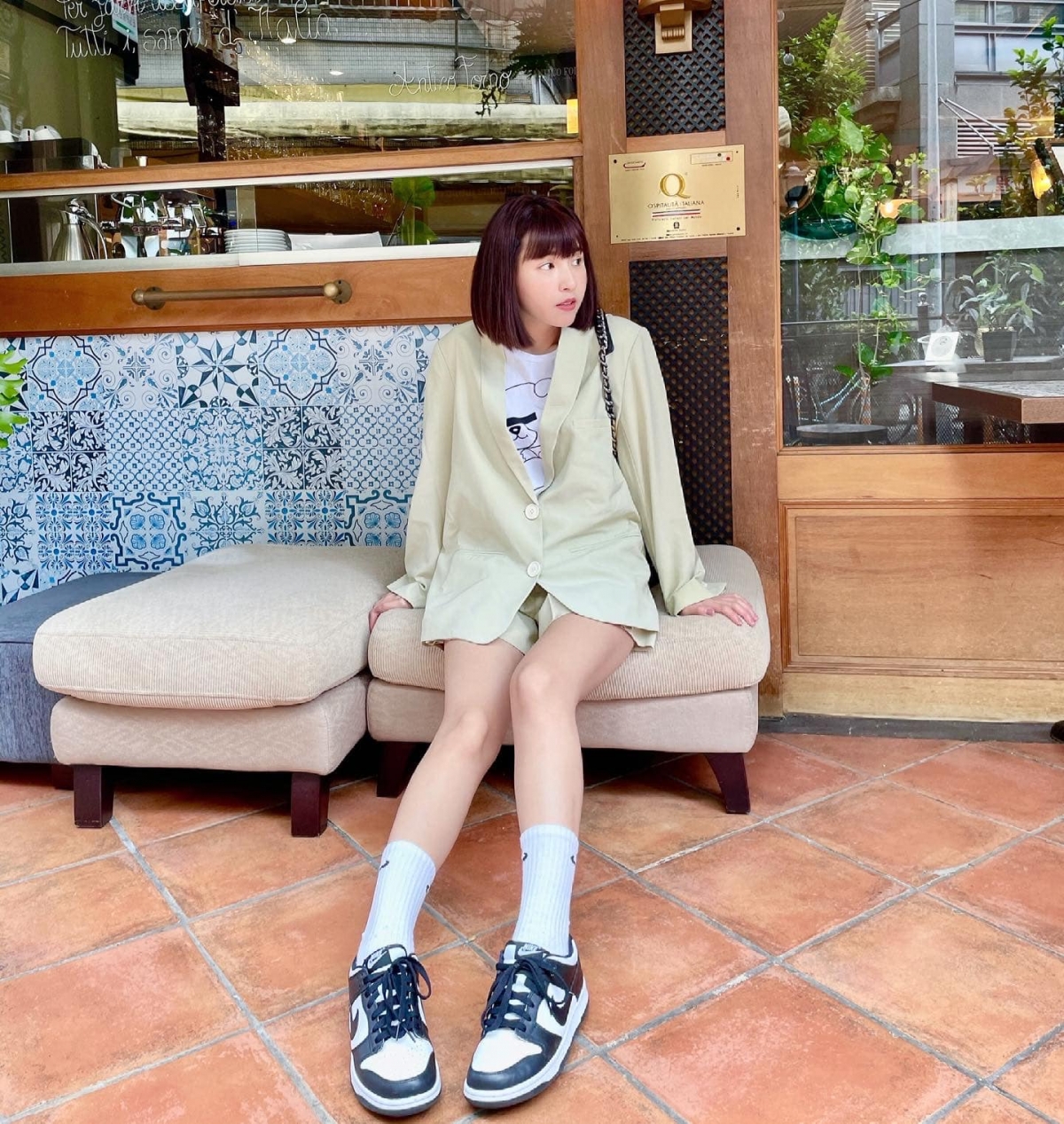 峮峮擁有修長美腿