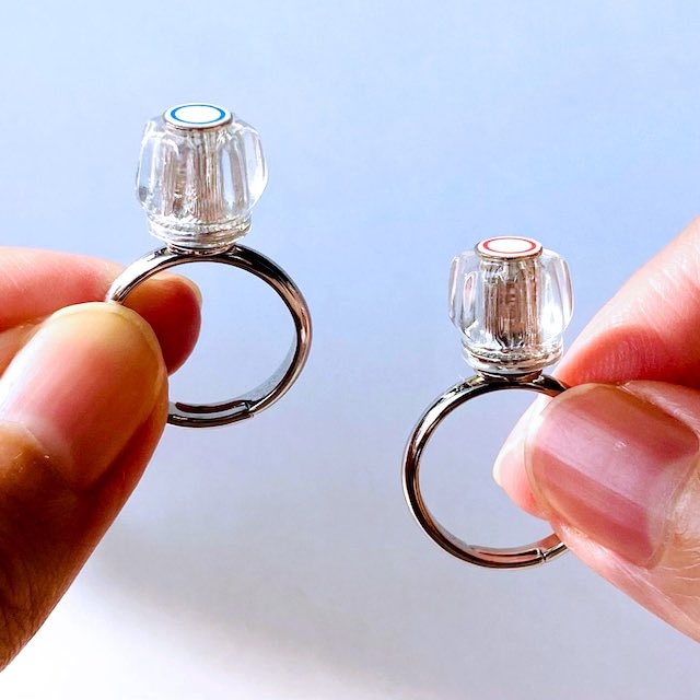 「水龍頭戒指」外型復古。