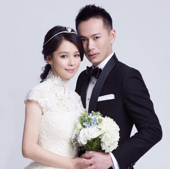 徐若瑄在年屆40時宣佈嫁給新加坡「馬可波羅海業集團」主席李雲峰。