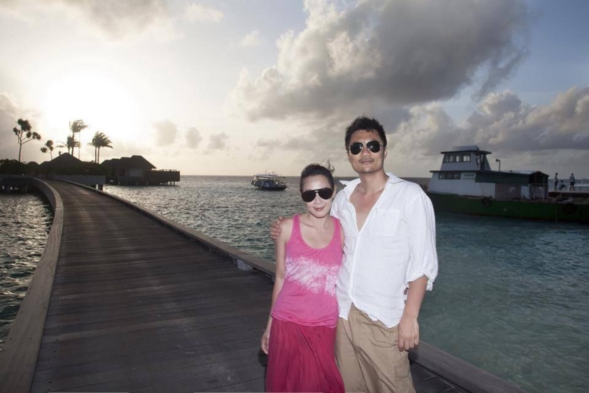 劉若英於41歲時嫁給小10歲的圈外商人鍾小江。