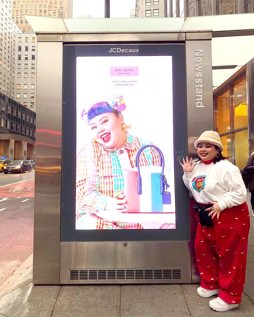 顏色簡單時，就會利用飾品營造視覺重點。