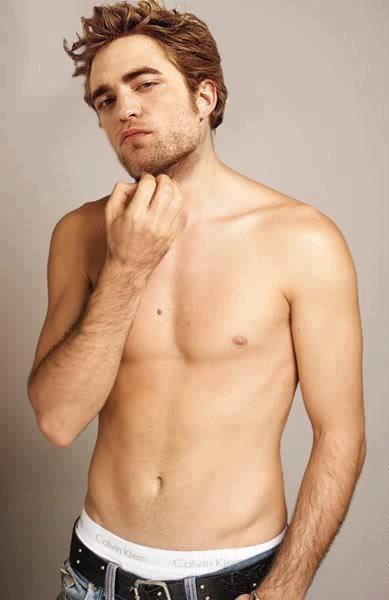 羅伯派汀森在蝙蝠俠裡也會秀出身材