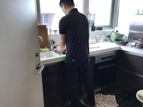 小S老公當初刻意把廚房設計較窄
