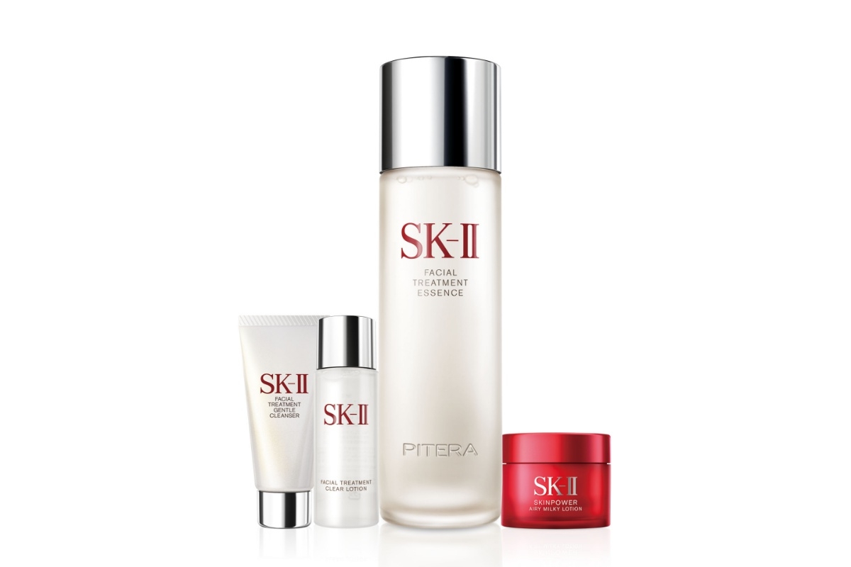 青春經典特惠組,建議零售價 NT$6,250元,贈品價值約NT$1,846元(SK-II青春露 230ml、全效活膚潔面乳 20g、亮采化粧水 30ml、肌活能量輕盈活膚霜 15g)