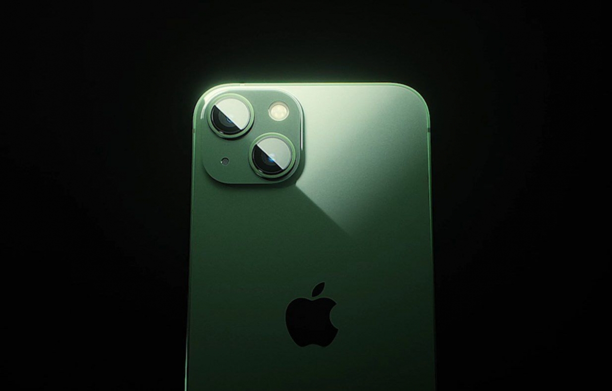  iPhone 13 與 iPhone 13 Pro 新推出的「柔霧墨綠色」