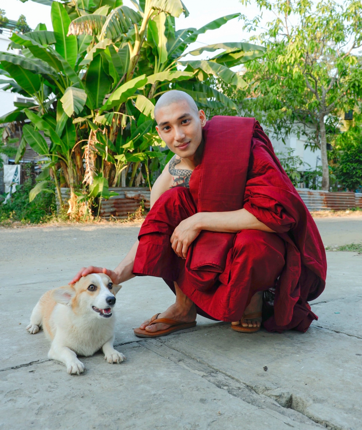 Paing Takhon剃度出家10天爆紅