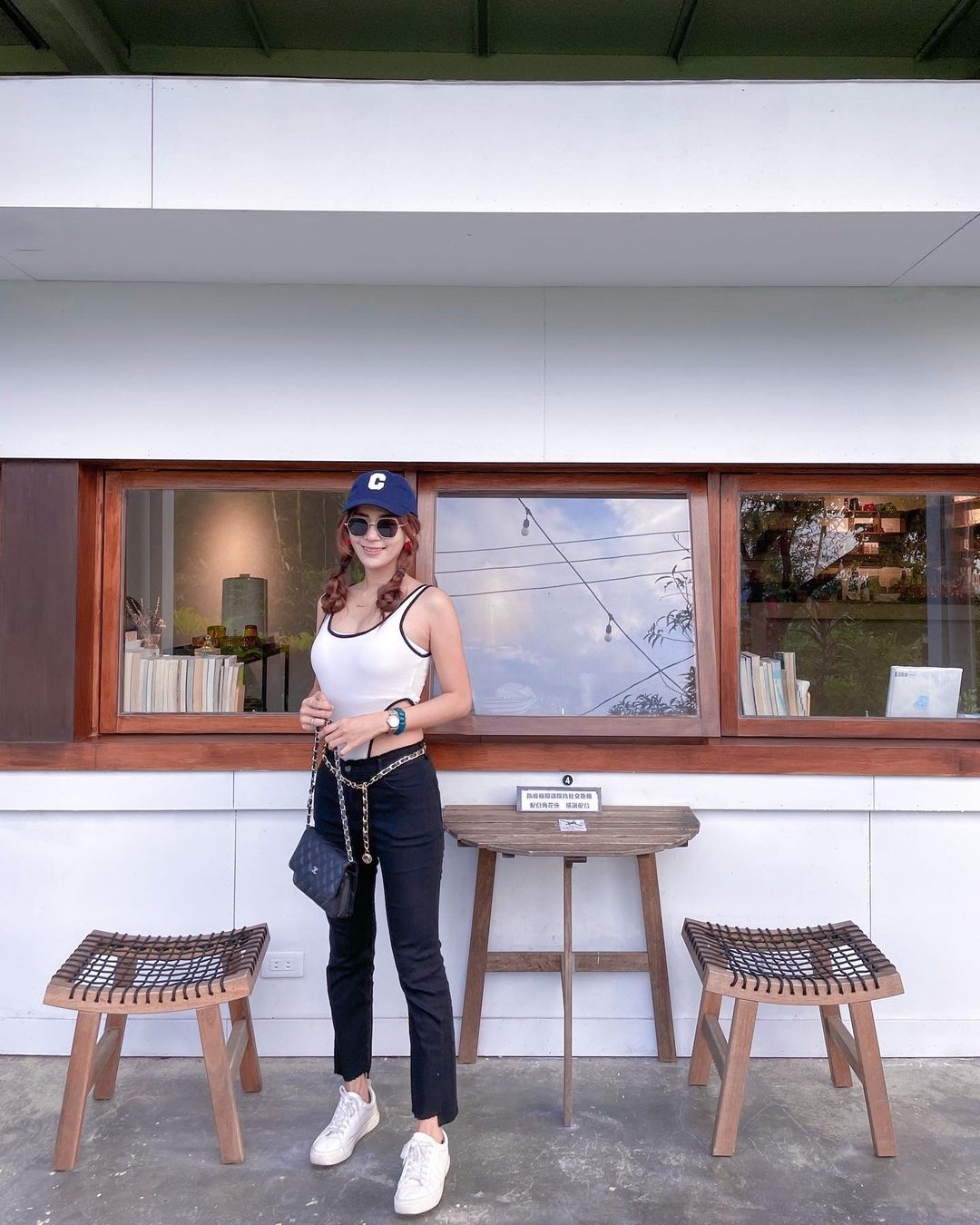 ⽣活在他方-夜貓店