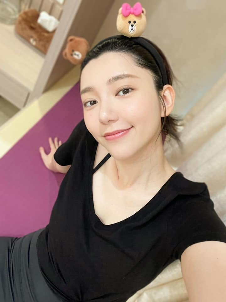 郭雪芙瘦身Tips早晚做瑜伽