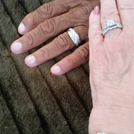 兩人重新相遇後再續前緣。