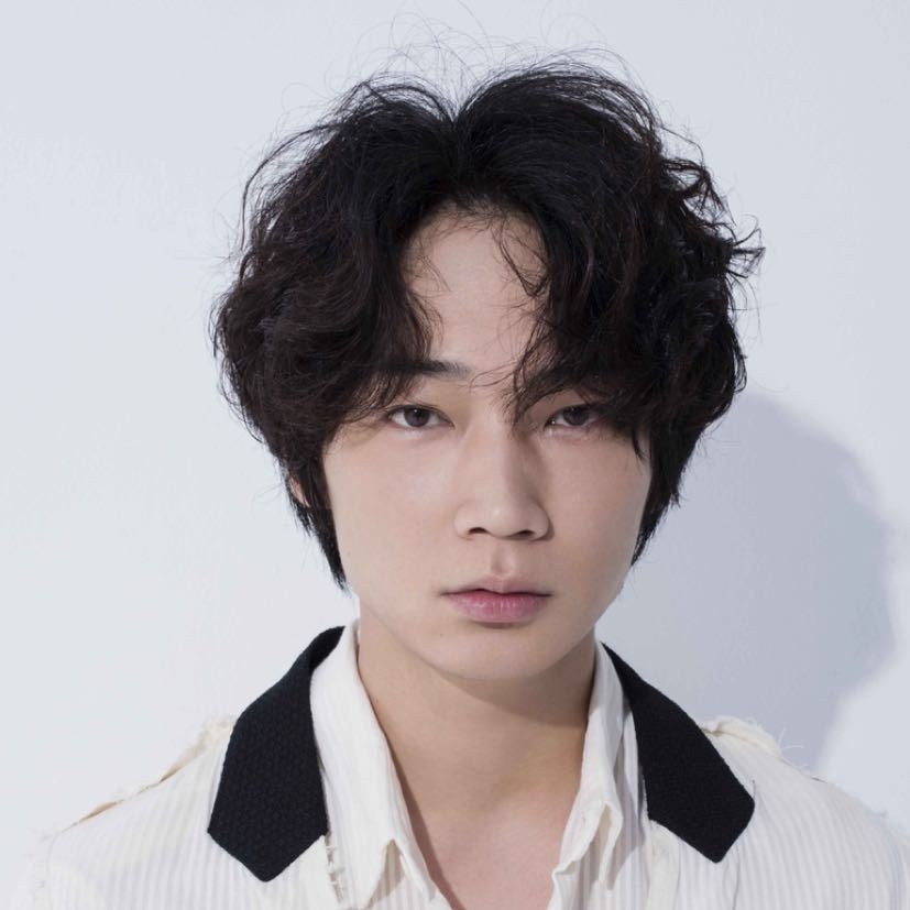 綾野剛被封為是鹽臉帥哥