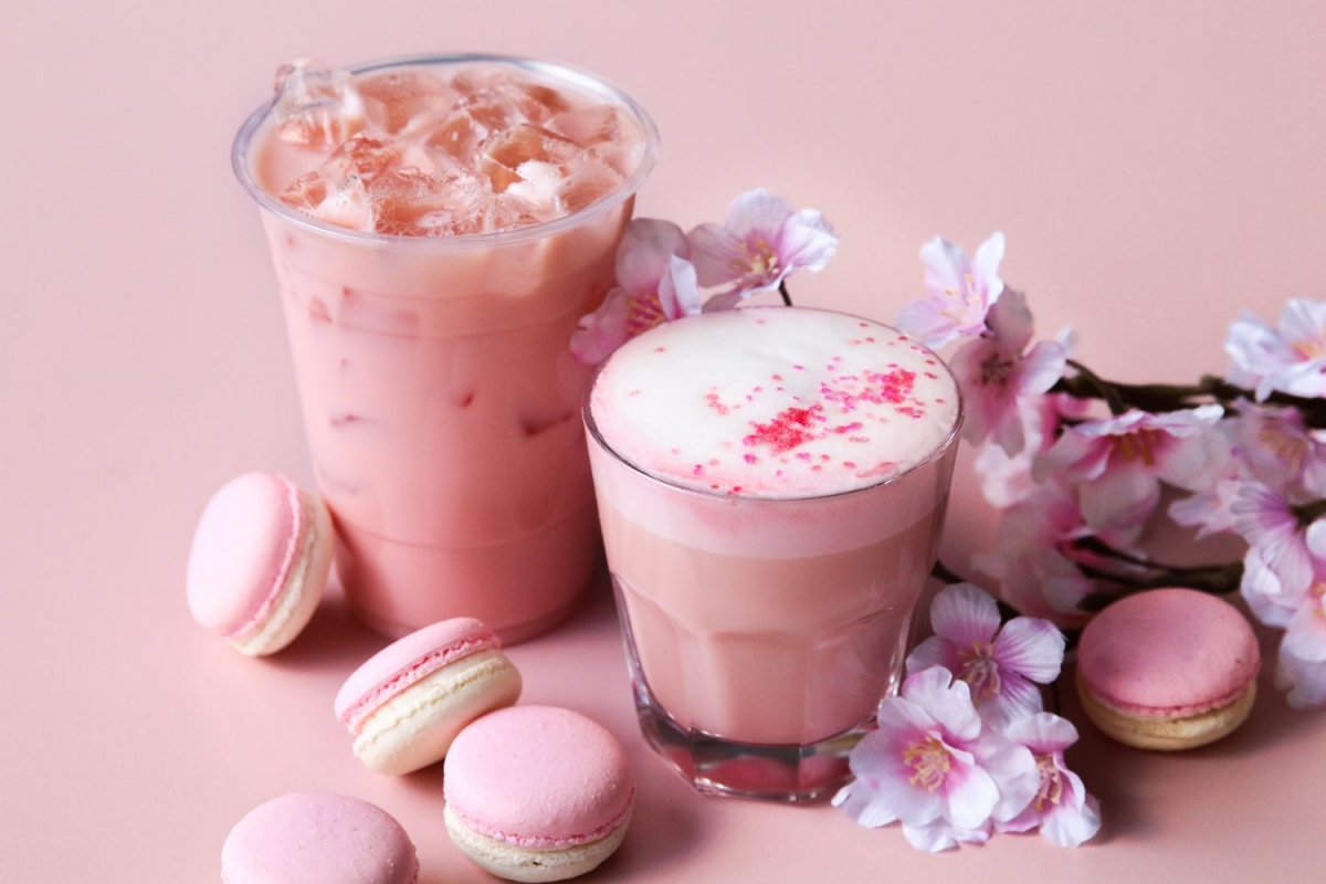 櫻花配上牛奶的「櫻花歐蕾粉」是春夏注目的顏色。