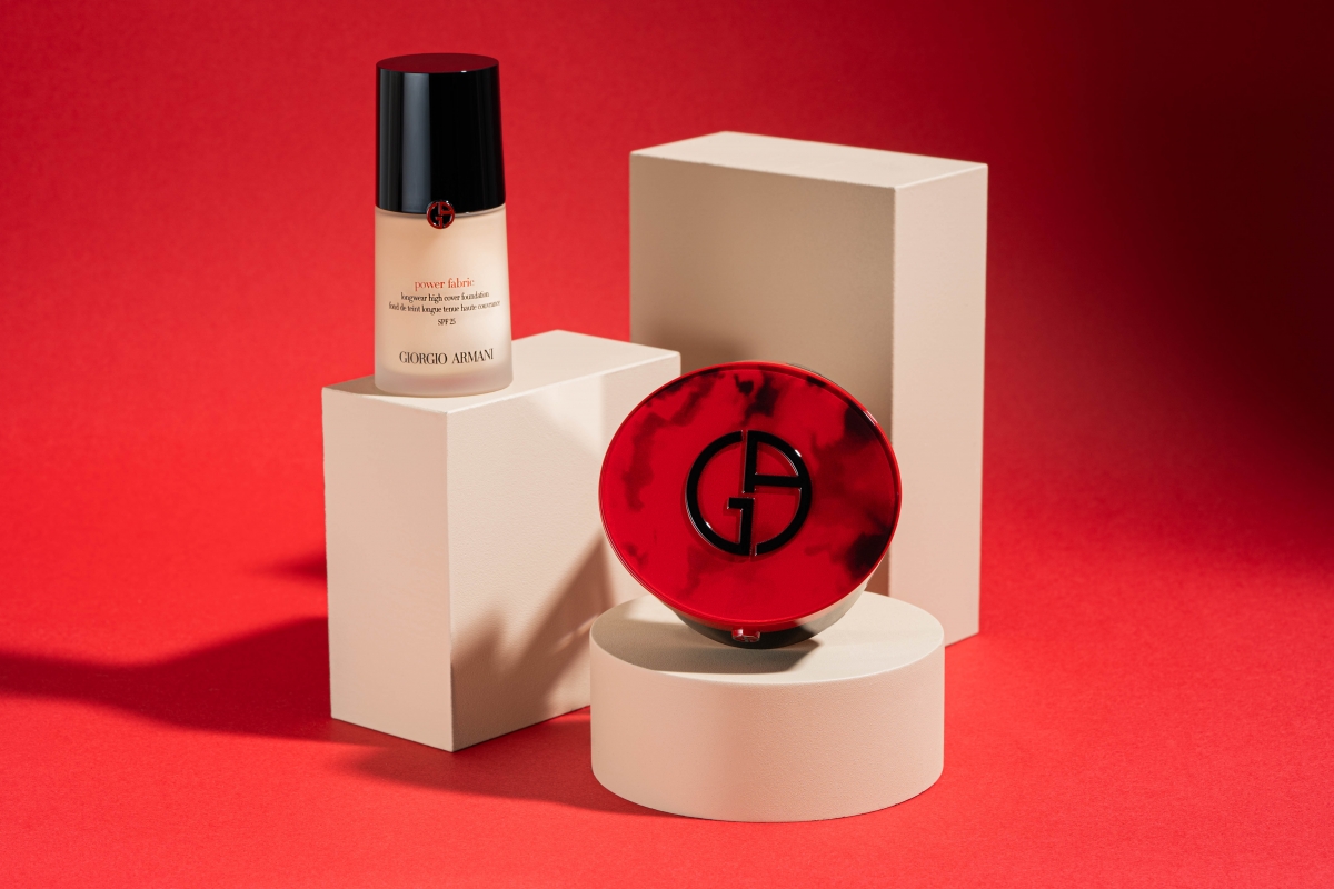 【完美絲絨持久氣墊粉餅】全5色 NT$2750-3200