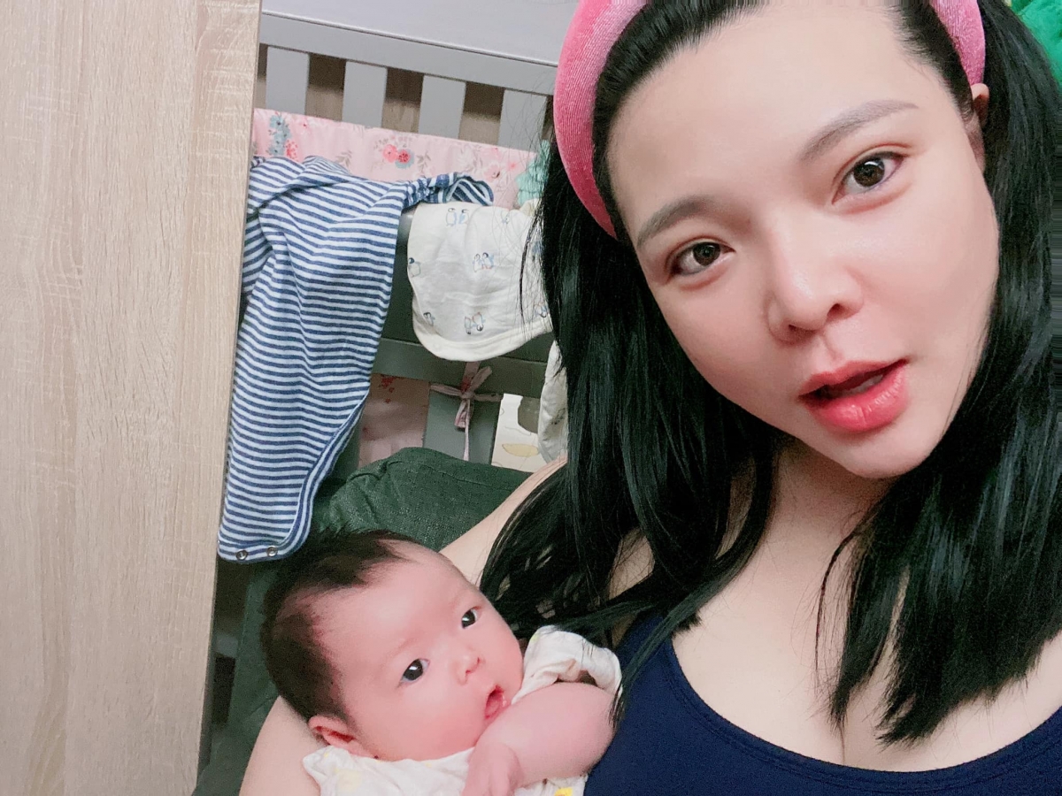 小甜甜時常透過社群平台分享育兒生活。