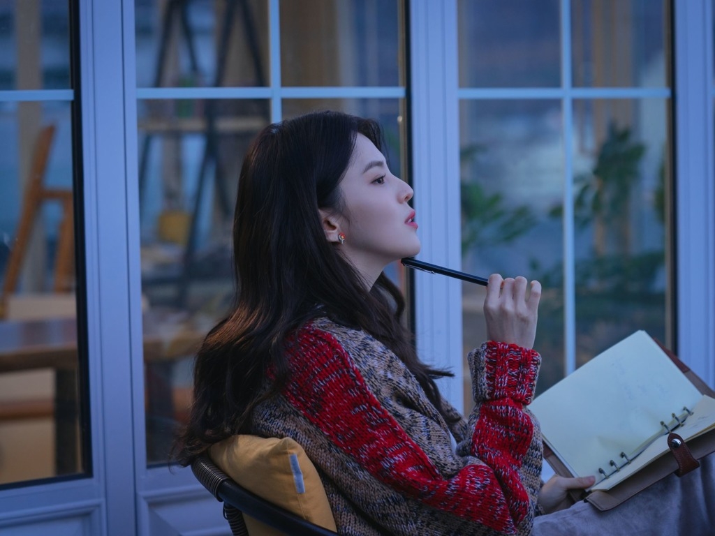 韓韶禧飾演一名作詞人。