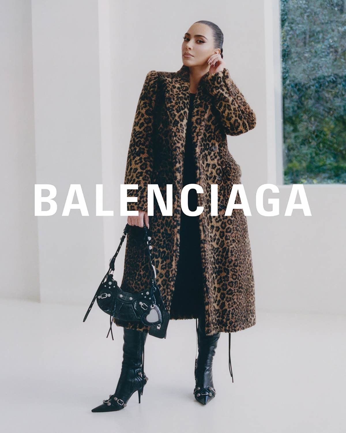Stef Mitchell 所拍攝的 Balenciaga 海報。