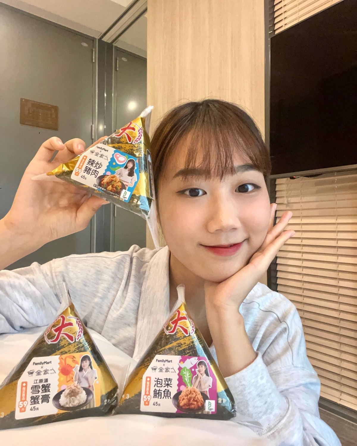 韓勾ㄟ金針菇最近與全家攜手推出飯糰，人氣爆表