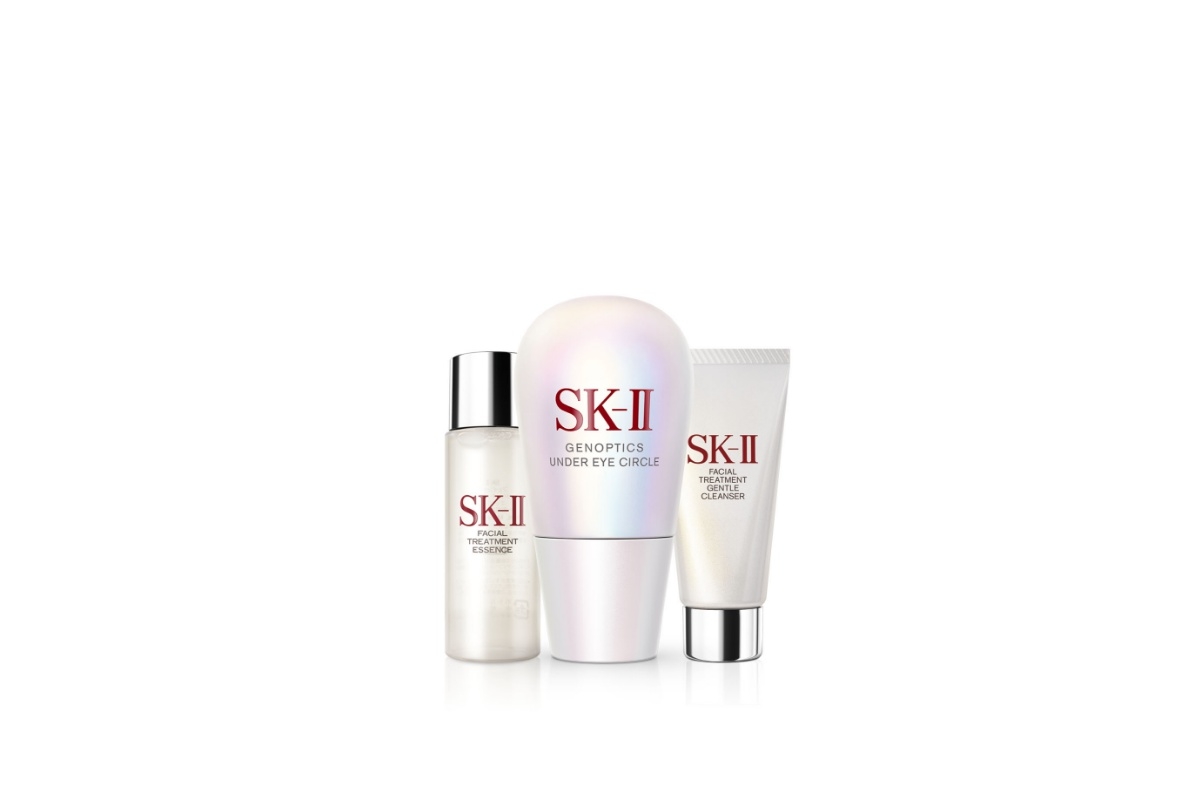 光蘊環采優惠組,建議零售價 NT$4,700元,贈品價值約NT$1,240元(SK-II 光蘊環采眼部精華、SK-II 青春露 30ml、SK-II 全效活膚潔面乳 20g)