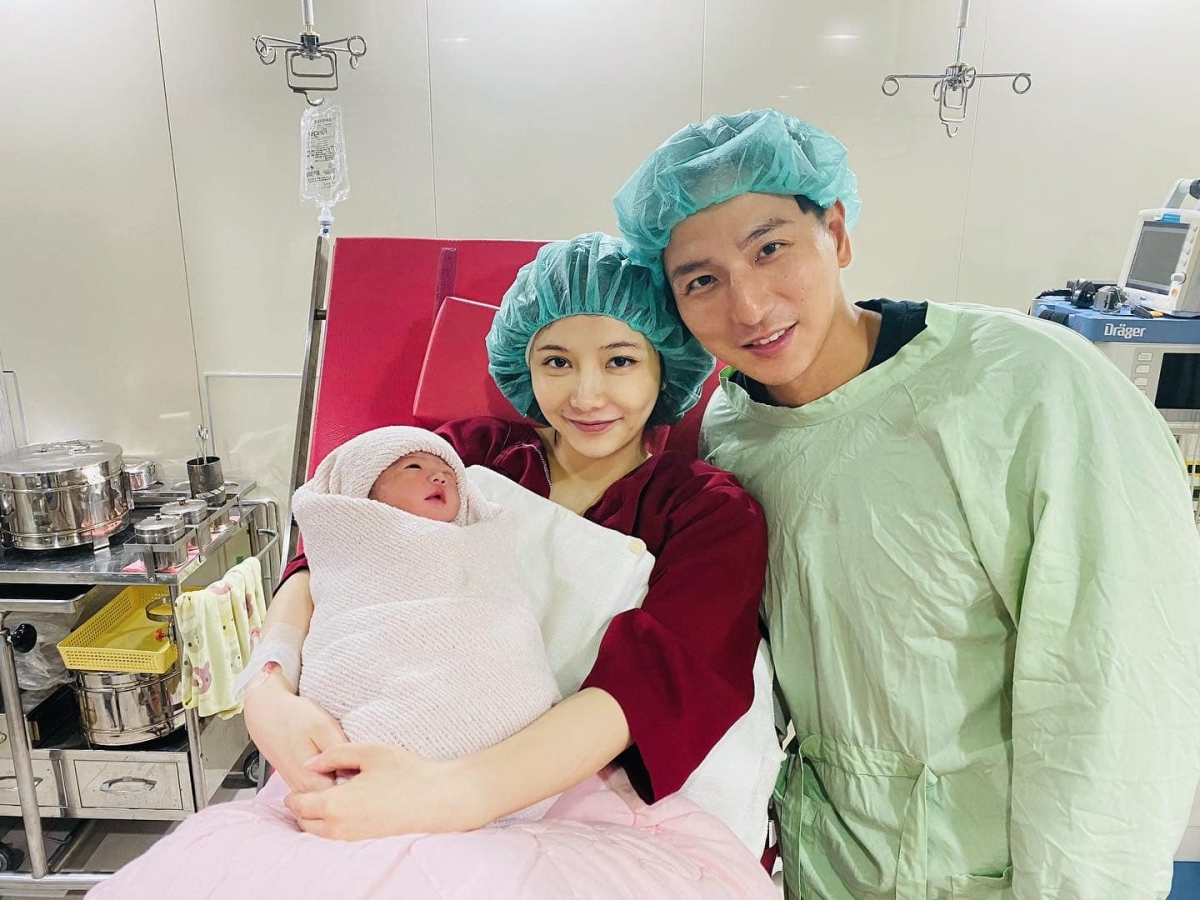 小煜全程陪伴老婆生產。