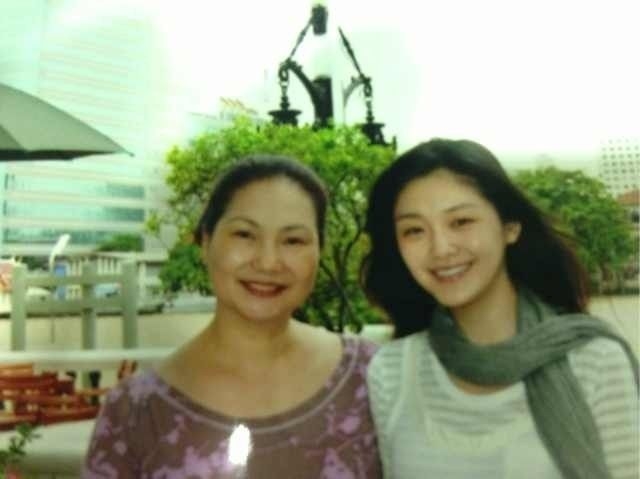 大S少女時代與徐媽合影