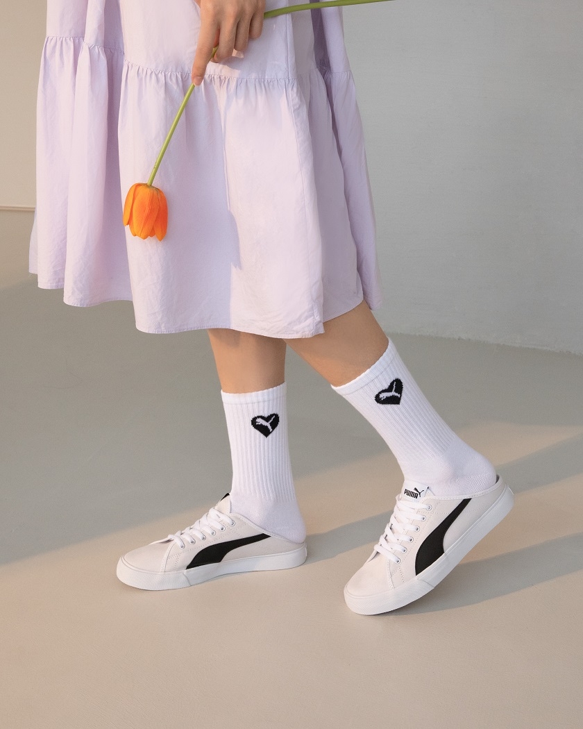 PUMA Bari Mule，NT$1,780、Fashion愛心跳豹長襪，NT$260