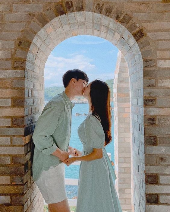 無時無刻想你:「思君如流水,何有窮已時。」