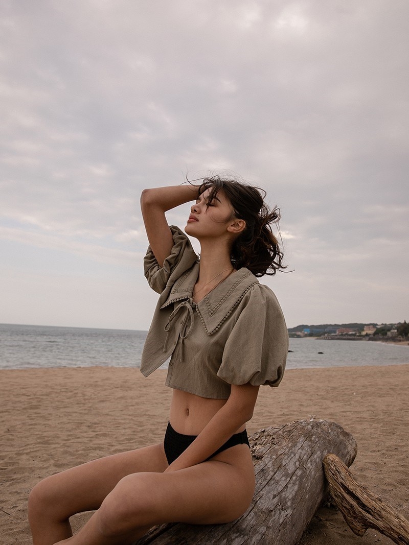 MERCCI22花邊領片澎袖上衣,NT640