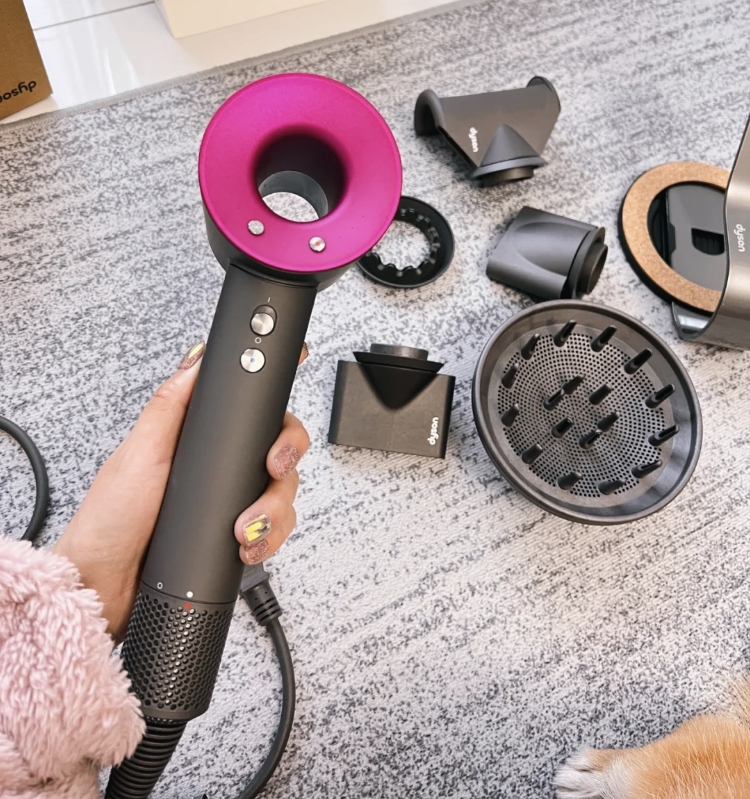 買一台吹風機還會獲得5款不同吹嘴