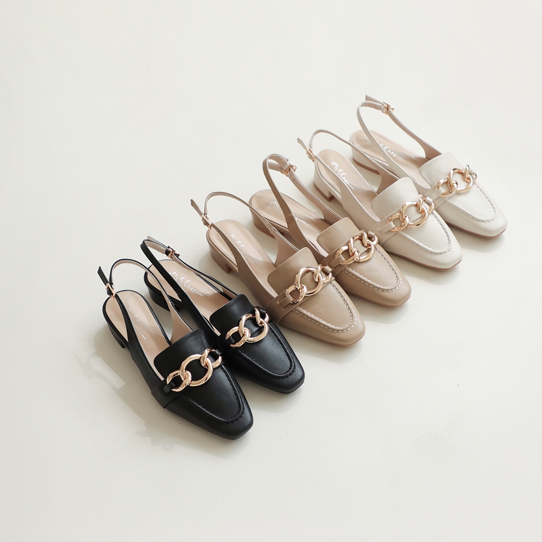 D+AF金屬環釦後空低跟鞋，NT$ 980