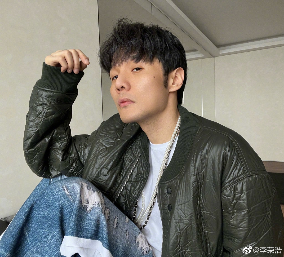 李榮浩被爆出軌女歌手