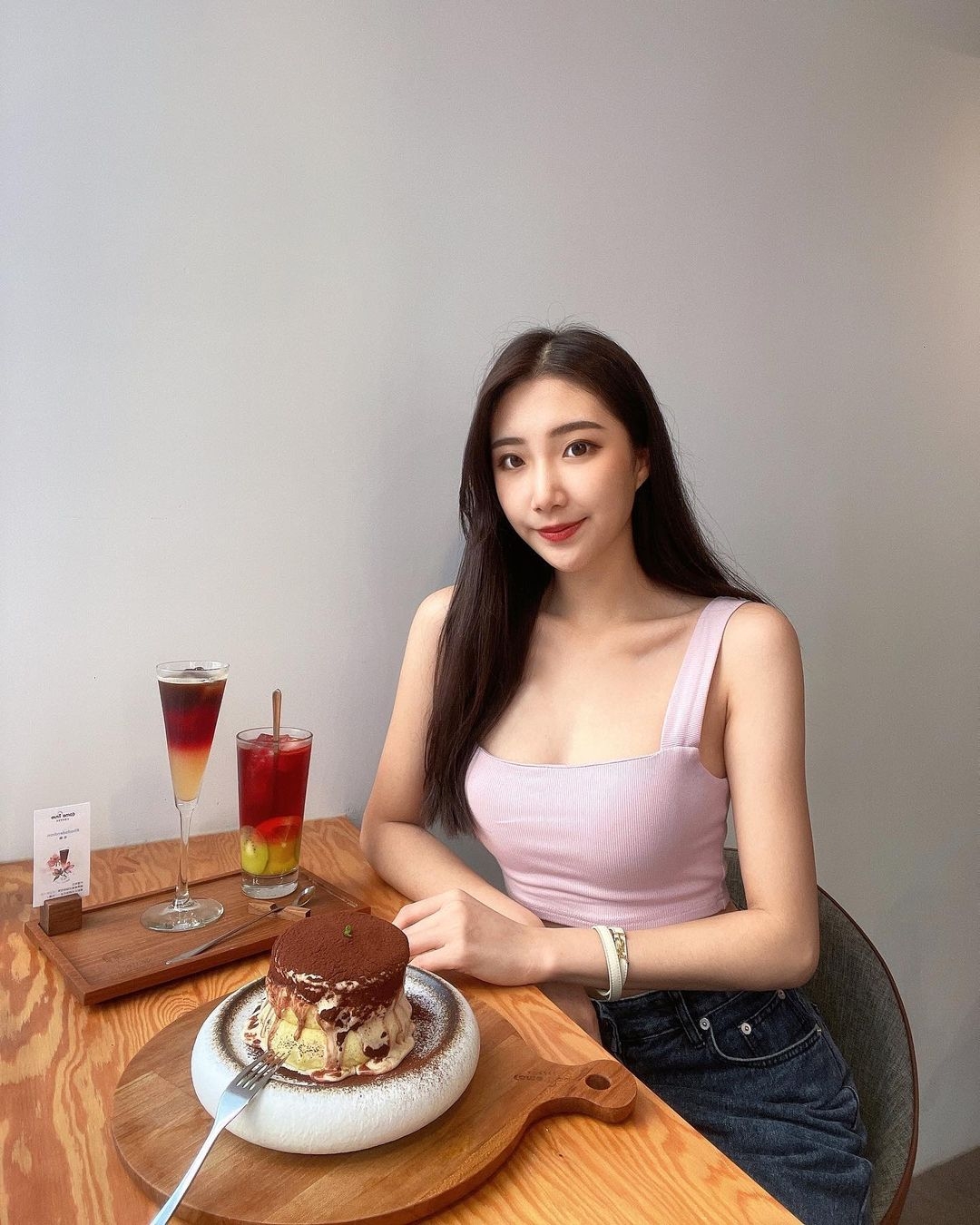 「Leopard Girls」Wendy