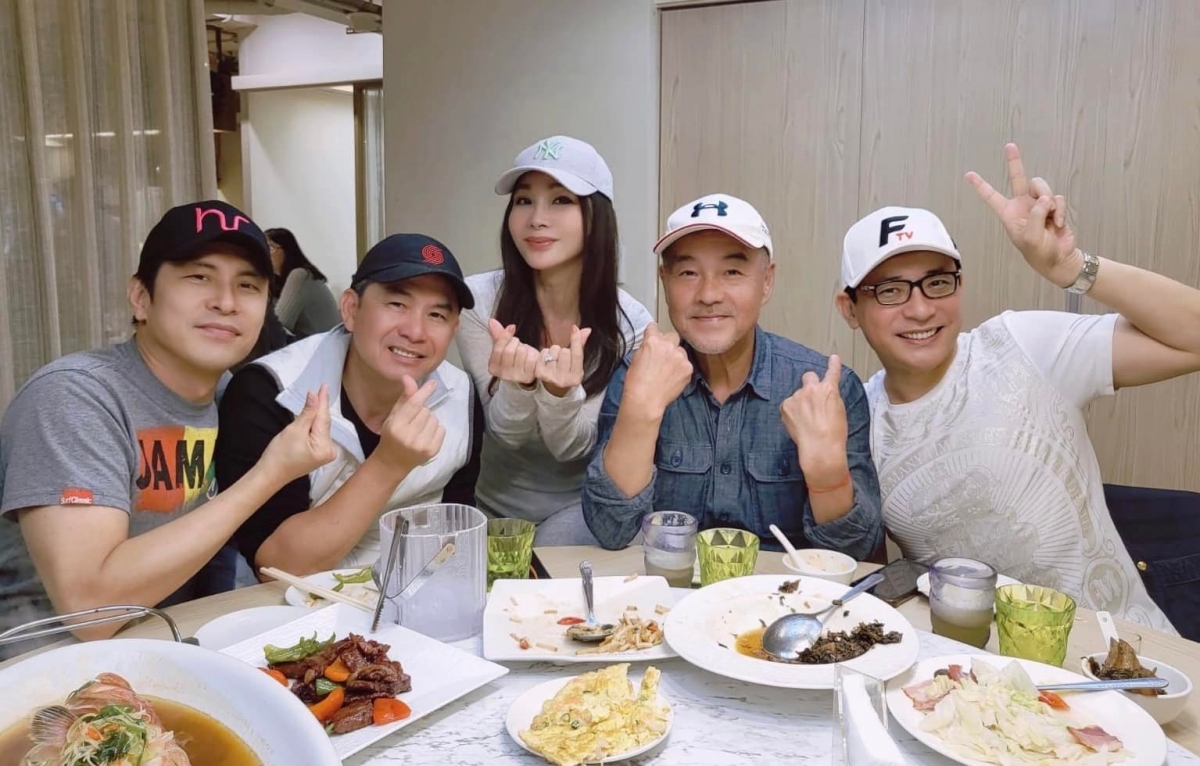 陳美鳳手上戴鑽戒