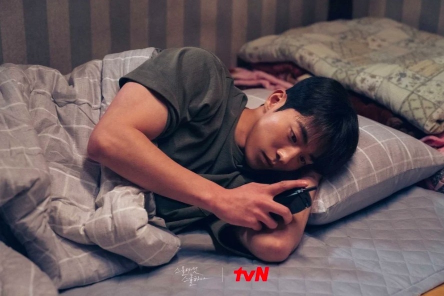 南柱赫在《二十五，二十一》還是看得出手臂很有肌肉