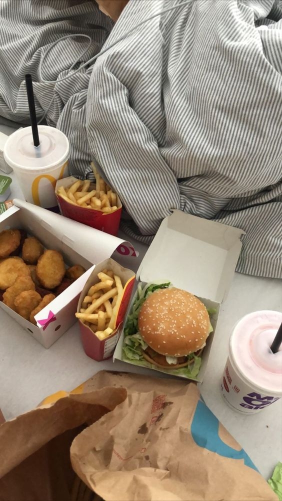 麥當勞雞塊吃法35. 雞塊+番茄醬+砂糖