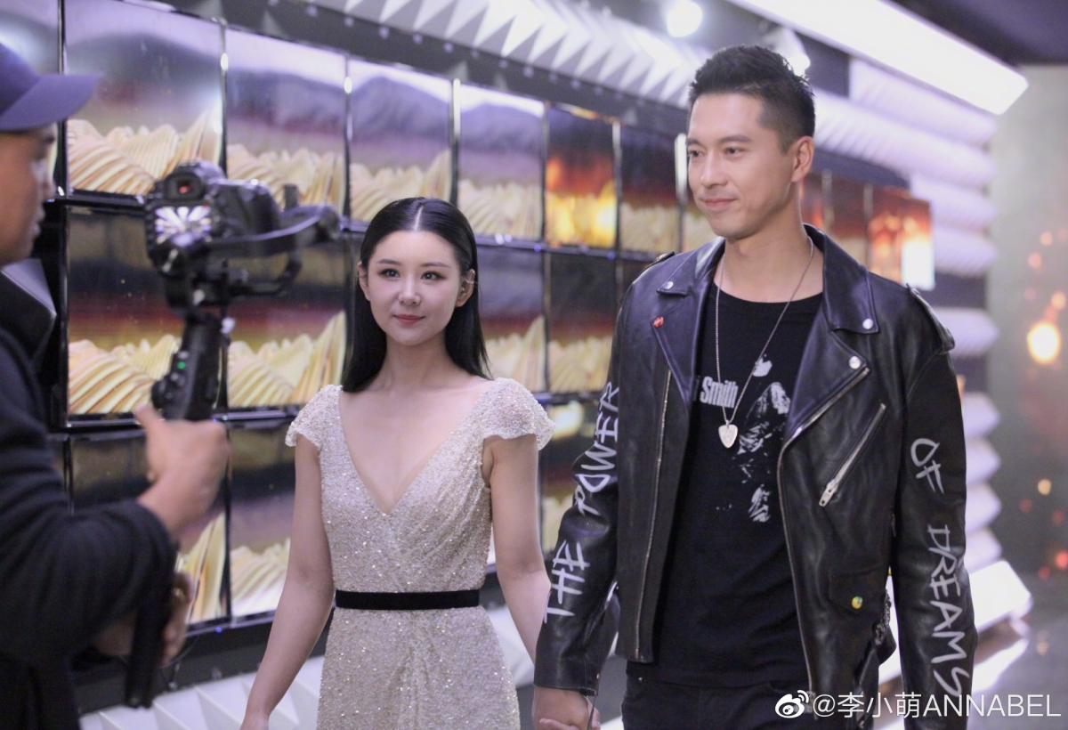 李小萌、王雷