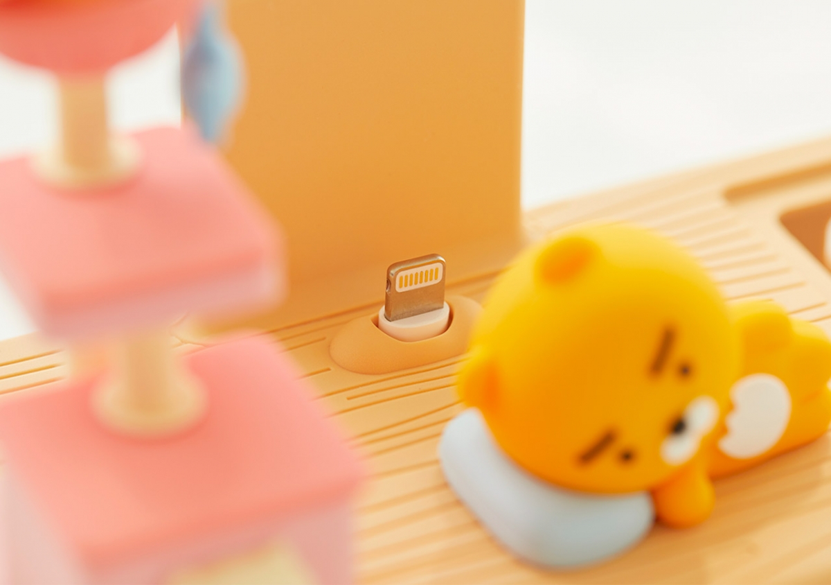 萊恩三合一充電座