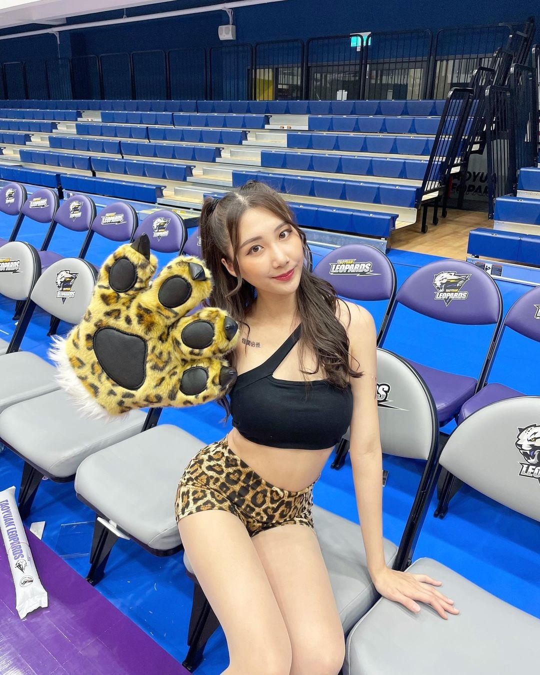 「Leopard Girls」Wendy