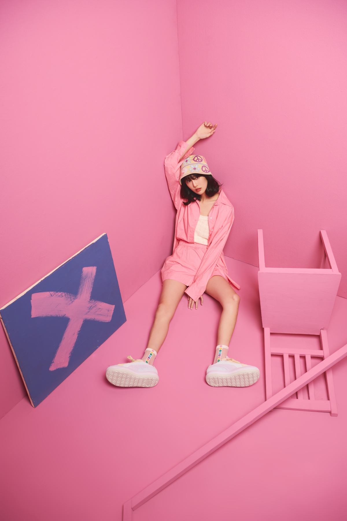 Shirt/ Maje、Knit/ Maje、Short/ Maje、Hat/ Bershka、Sneaker/ PUMA、Watch /Baby-G