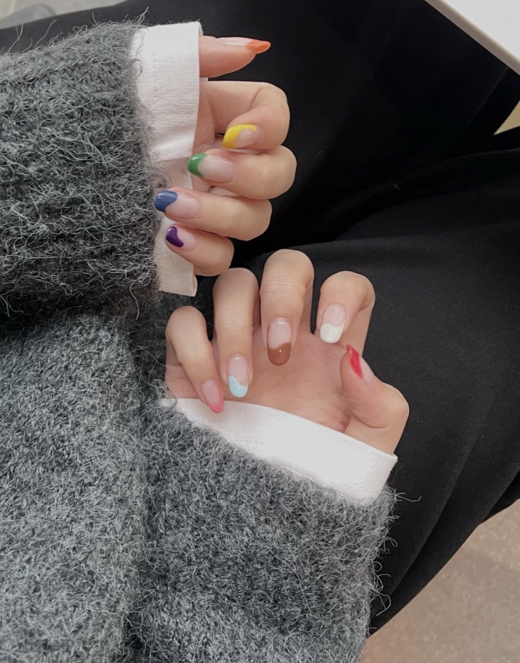 法式跳色美甲