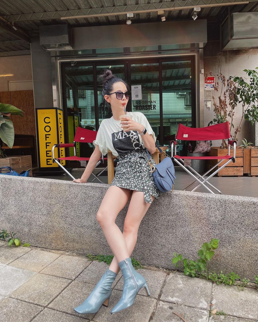 迷你裙也是曾之喬最愛的夏日單品之一。