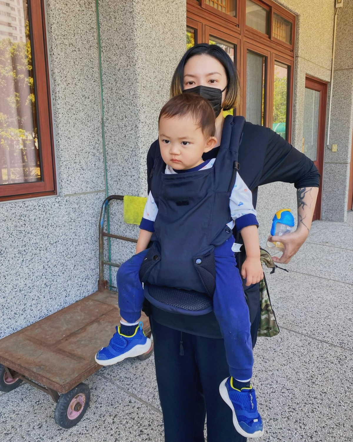 歐陽靖成為單親媽咪
