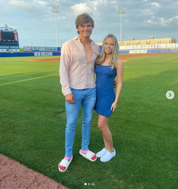 竄紅的準爸媽情侶檔