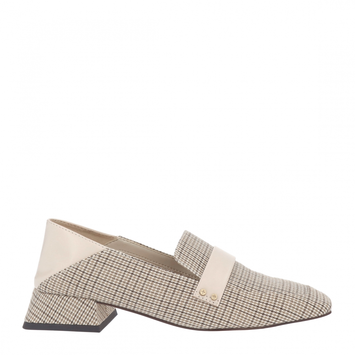 CHARLES&KEITH 典雅方頭樂福鞋，NT1,790