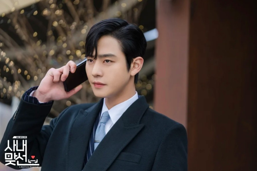 安孝燮飾演gofood食品公司社長「姜泰武」