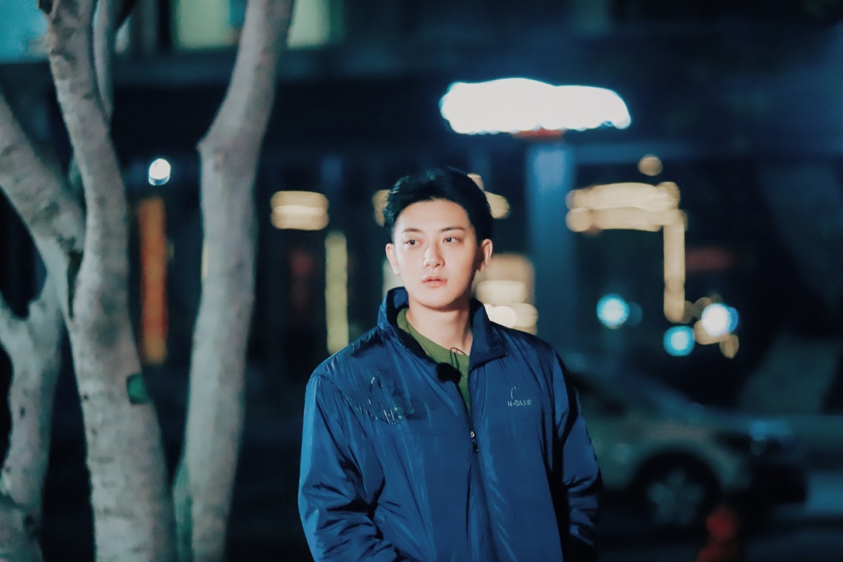 黃子韜在節目上破產潦倒於街頭