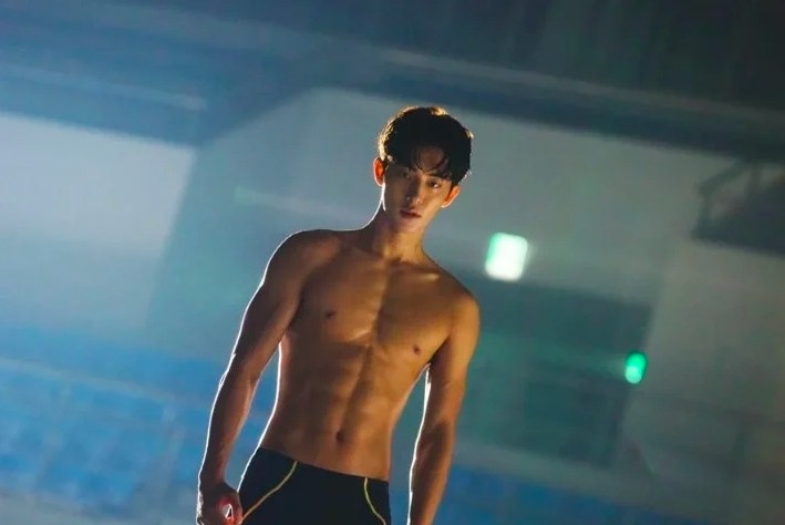 南柱赫在《舉重妖精金福珠》飾演游泳選手
