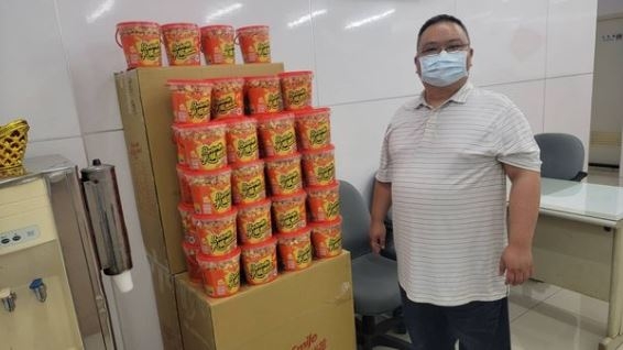 當鋪老闆跟風發爆米花